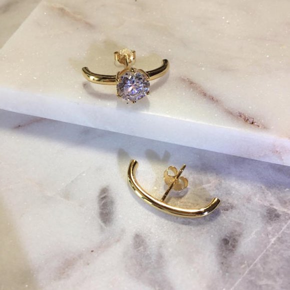 asymmetrical curved bar earrings - Picture 3 of 9